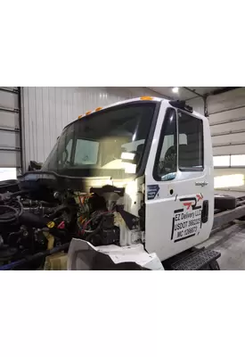 INTERNATIONAL 4300 CAB