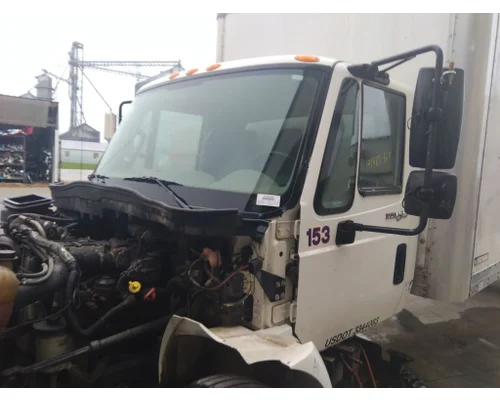 INTERNATIONAL 4300 CAB