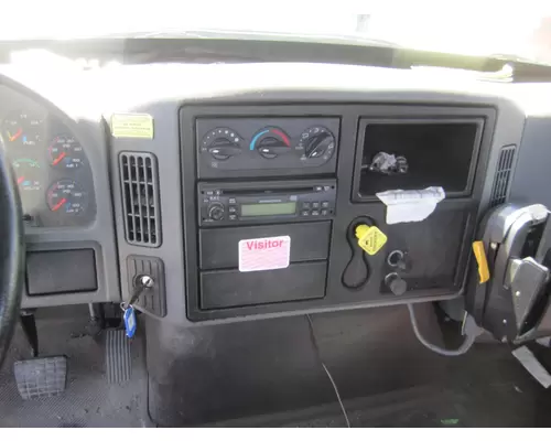 INTERNATIONAL 4300 CAB