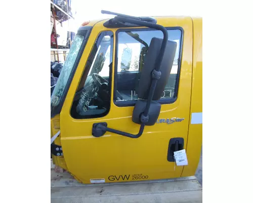 INTERNATIONAL 4300 CAB