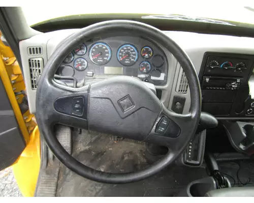 INTERNATIONAL 4300 CAB