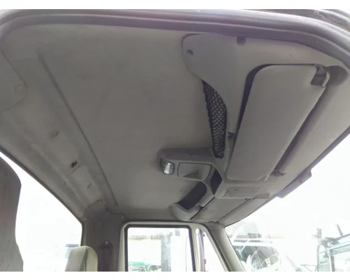 INTERNATIONAL 4300 CAB
