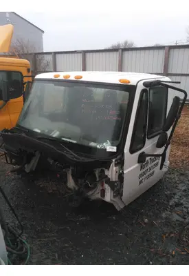 INTERNATIONAL 4300 CAB
