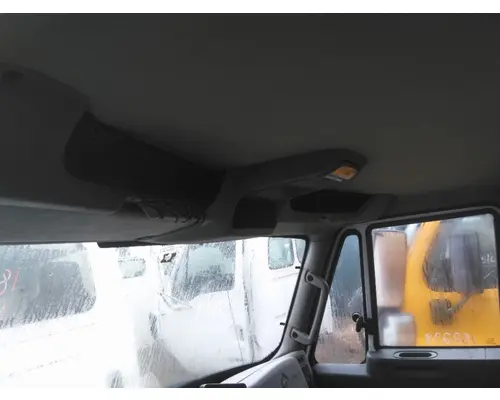 INTERNATIONAL 4300 CAB