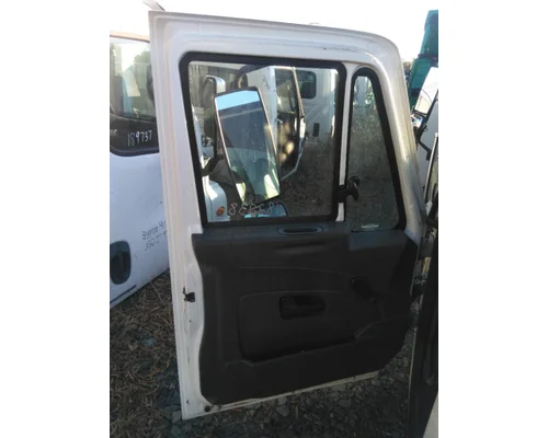 INTERNATIONAL 4300 CAB