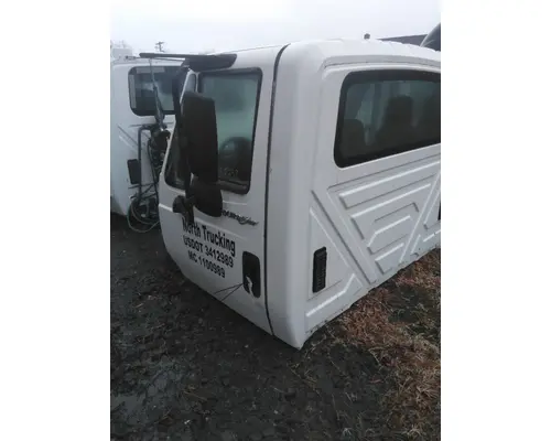 INTERNATIONAL 4300 CAB