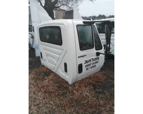 INTERNATIONAL 4300 CAB