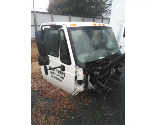 INTERNATIONAL 4300 CAB