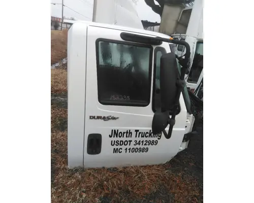 INTERNATIONAL 4300 CAB