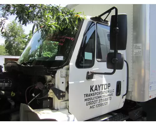 INTERNATIONAL 4300 CAB