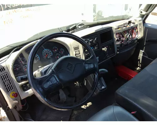 INTERNATIONAL 4300 CAB