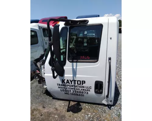 INTERNATIONAL 4300 CAB