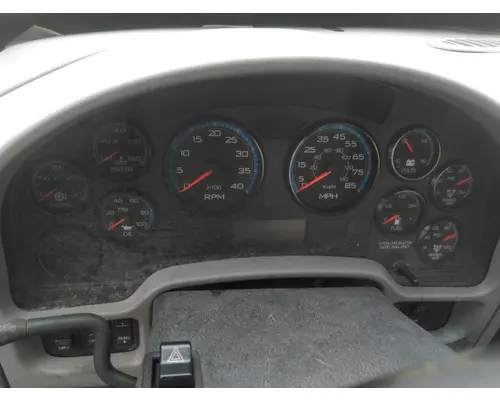 INTERNATIONAL 4300 CAB