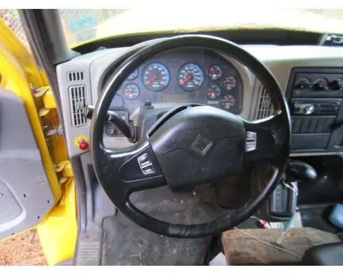 INTERNATIONAL 4300 CAB