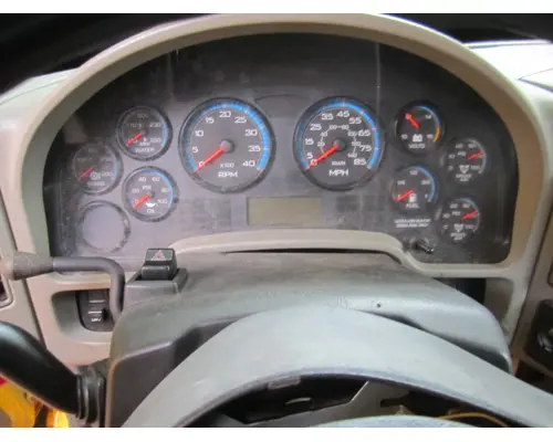 INTERNATIONAL 4300 CAB