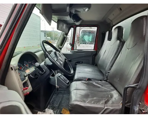 INTERNATIONAL 4300 CAB
