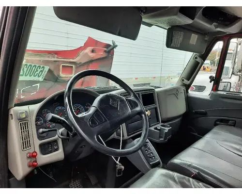 INTERNATIONAL 4300 CAB