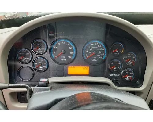 INTERNATIONAL 4300 CAB