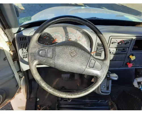 INTERNATIONAL 4300 CAB