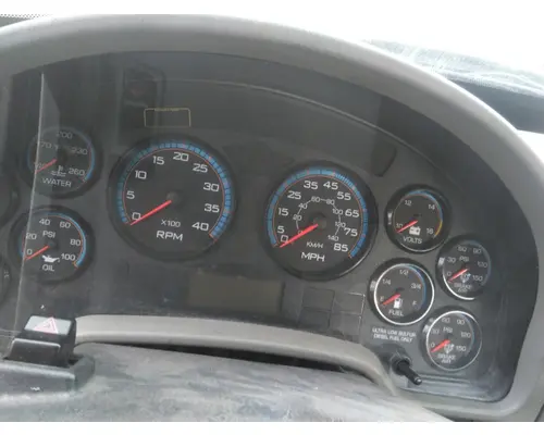 INTERNATIONAL 4300 CAB