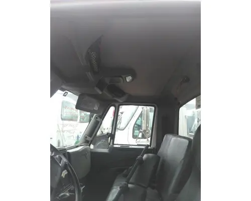 INTERNATIONAL 4300 CAB