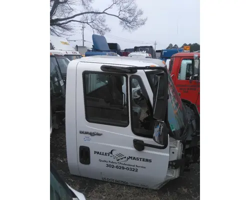 INTERNATIONAL 4300 CAB