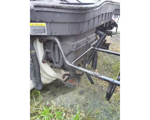 INTERNATIONAL 4300 CAB