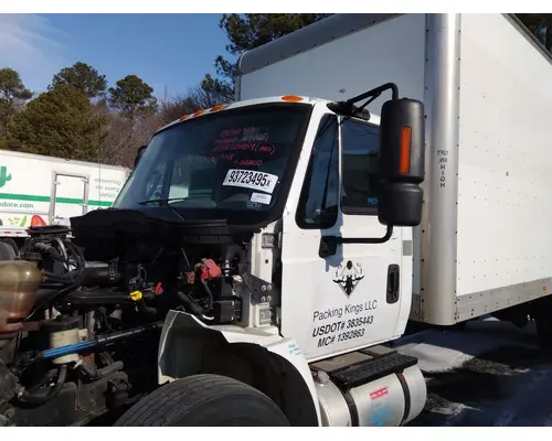 INTERNATIONAL 4300 CAB