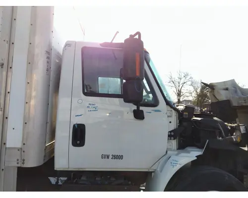 INTERNATIONAL 4300 CAB