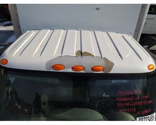 INTERNATIONAL 4300 CAB