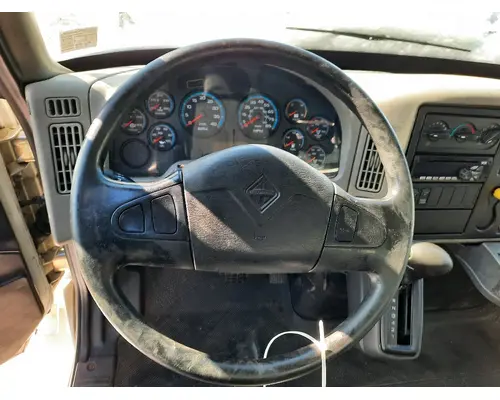 INTERNATIONAL 4300 CAB