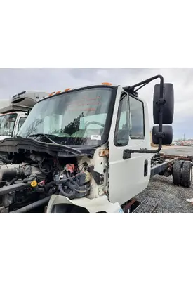 INTERNATIONAL 4300 CAB