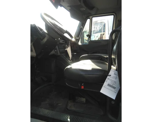 INTERNATIONAL 4300 CAB