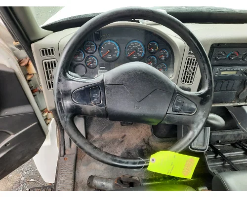 INTERNATIONAL 4300 CAB