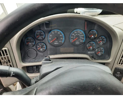 INTERNATIONAL 4300 CAB