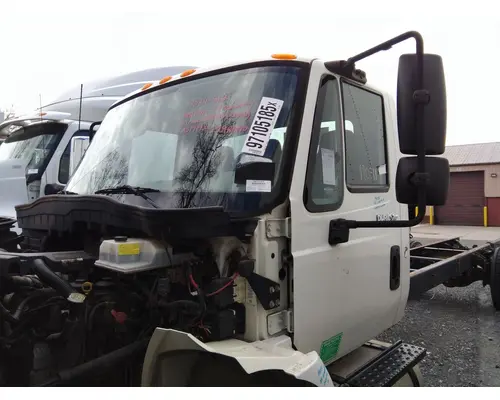 INTERNATIONAL 4300 CAB
