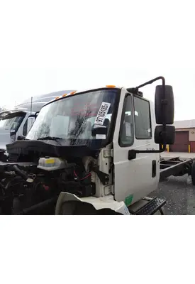 INTERNATIONAL 4300 CAB