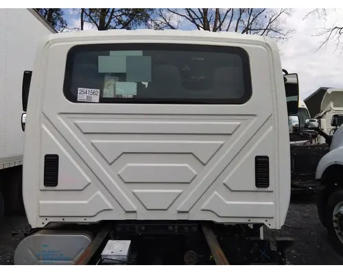 INTERNATIONAL 4300 CAB