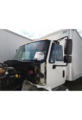 INTERNATIONAL 4300 CAB