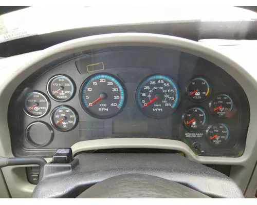 INTERNATIONAL 4300 CAB