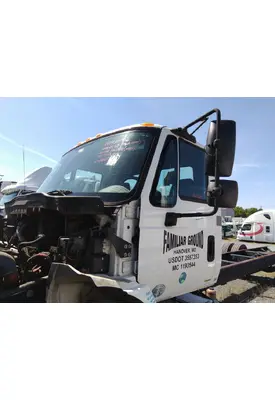 INTERNATIONAL 4300 CAB