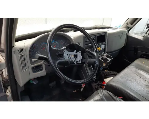 INTERNATIONAL 4300 CAB