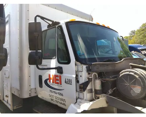 INTERNATIONAL 4300 CAB