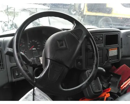 INTERNATIONAL 4300 CAB