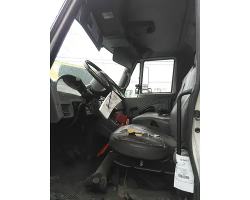 INTERNATIONAL 4300 CAB