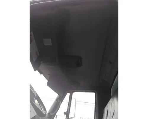 INTERNATIONAL 4300 CAB