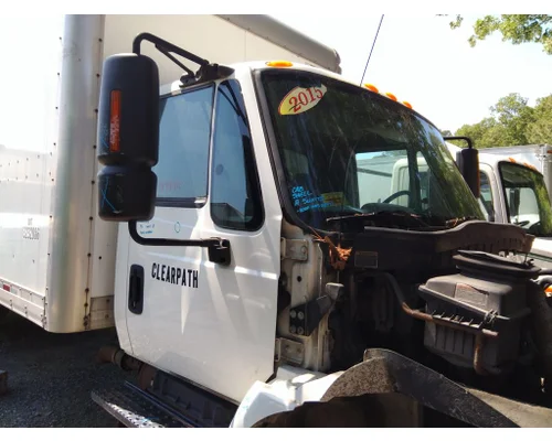 INTERNATIONAL 4300 CAB