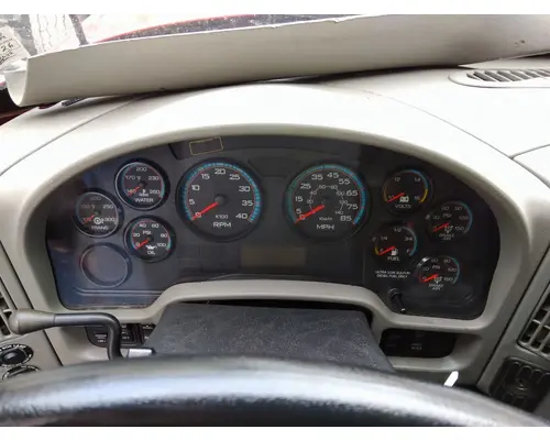 INTERNATIONAL 4300 CAB
