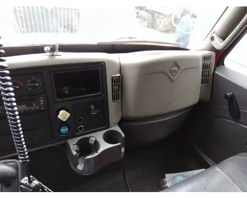 INTERNATIONAL 4300 CAB