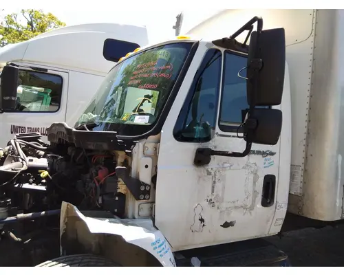 INTERNATIONAL 4300 CAB